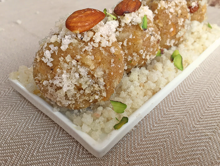 Badam Gond Laddu (400 GM)