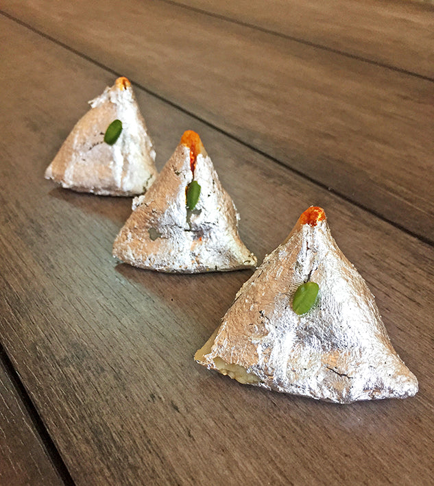 Kaju Samosa (400 GM)
